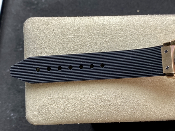 ウブロコピー時計着用イメージ